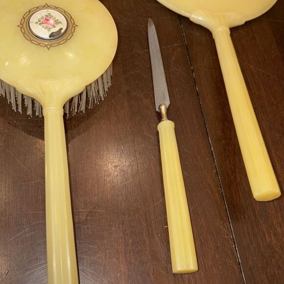 Vintage 40's/50's Art Deco rose vanity set. - Picture 5 of 8